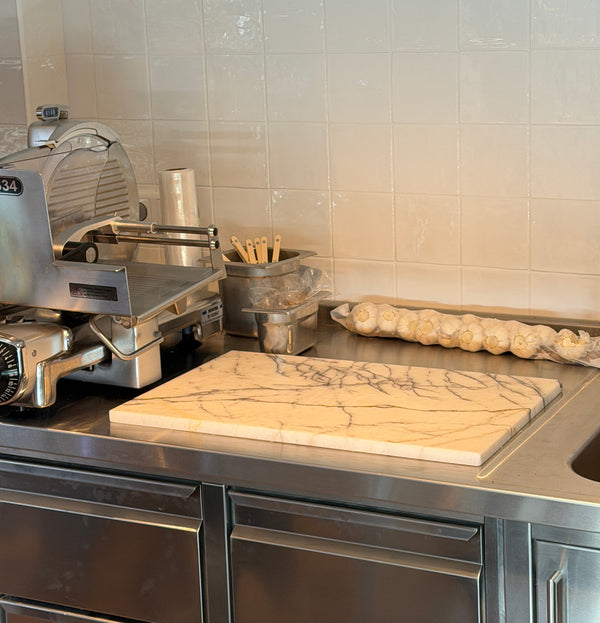 Bold White Marble Board 'Victor' Large