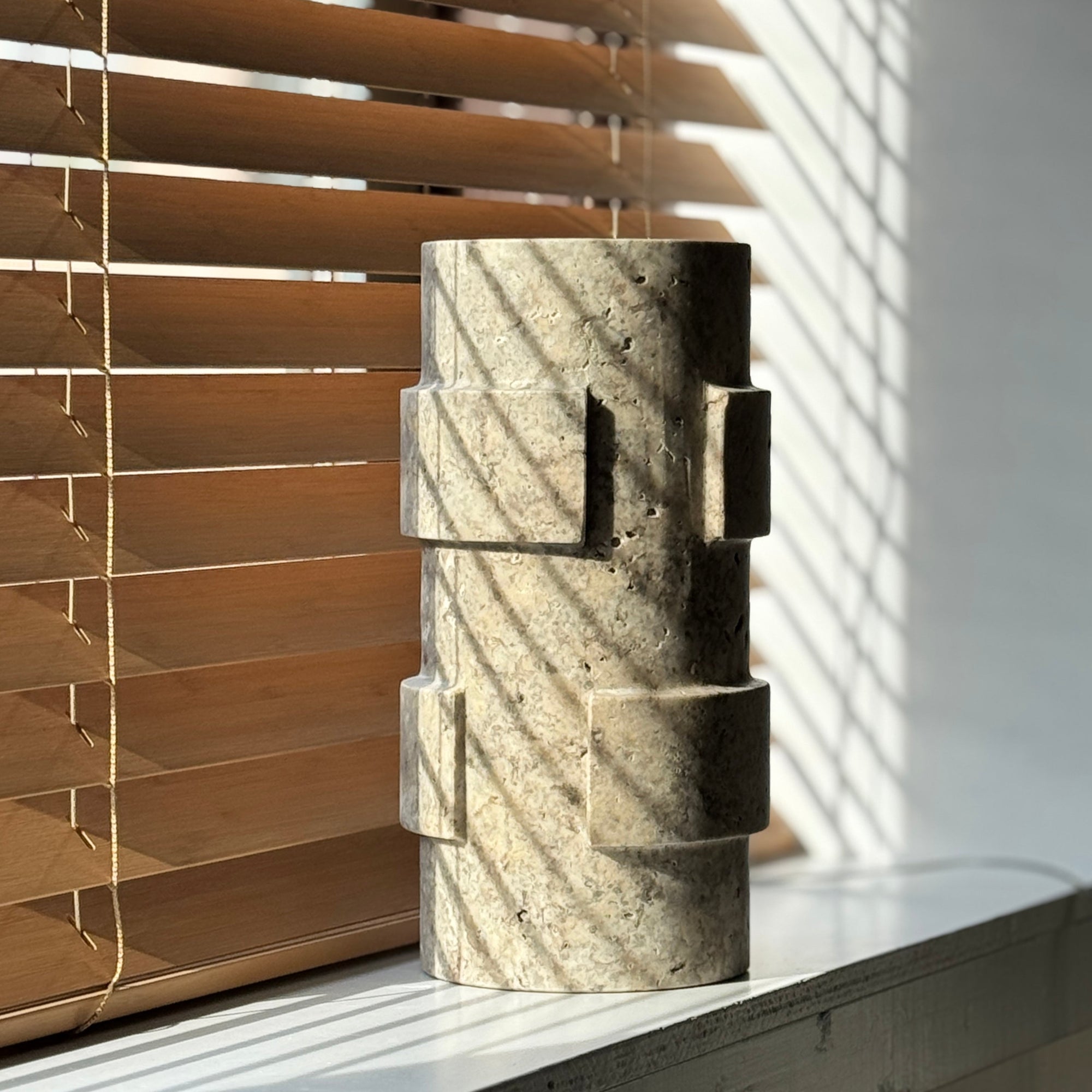 Silver Travertine Vase 'Vida'