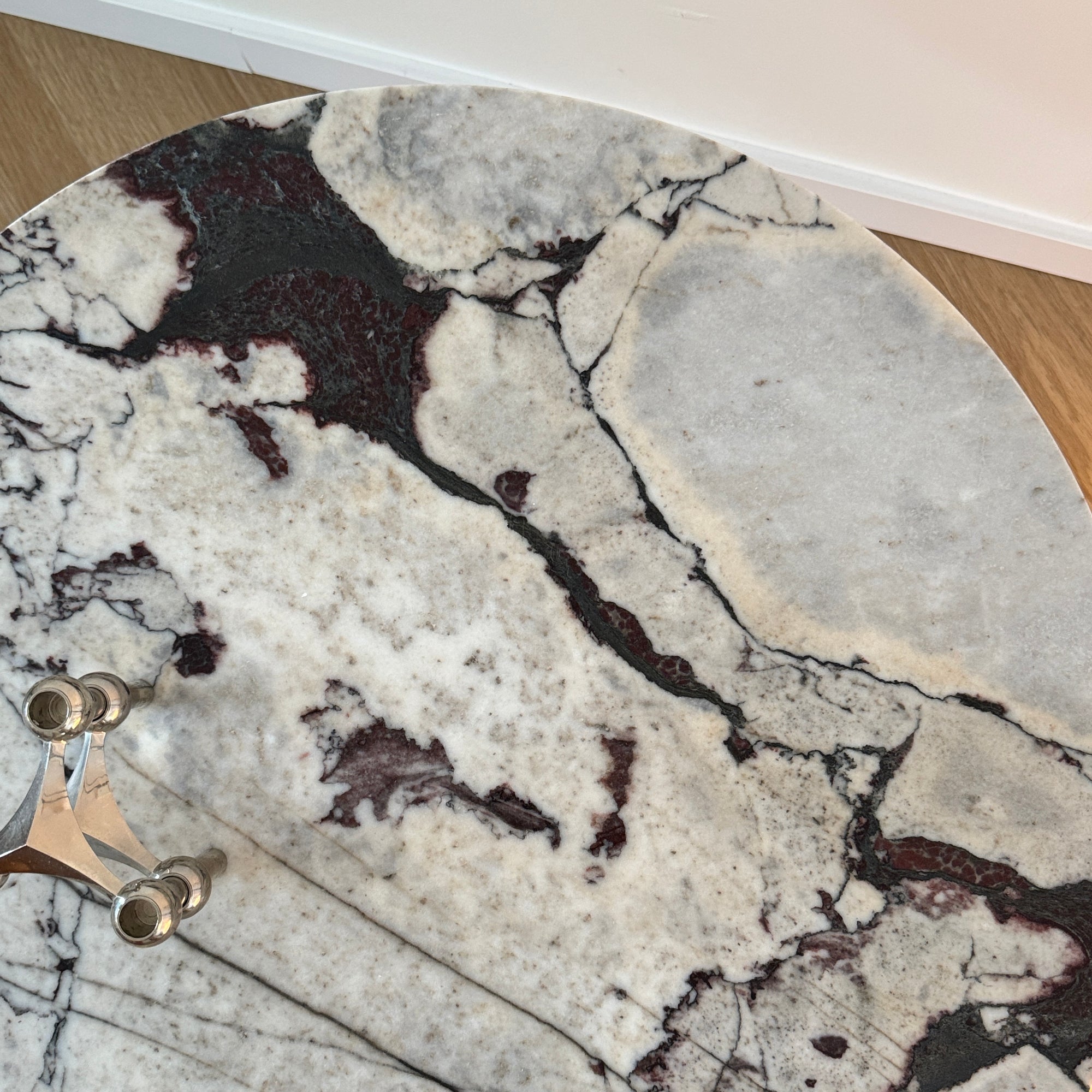 Stoned, not wasted: Side table 'MANHATTAN 60'