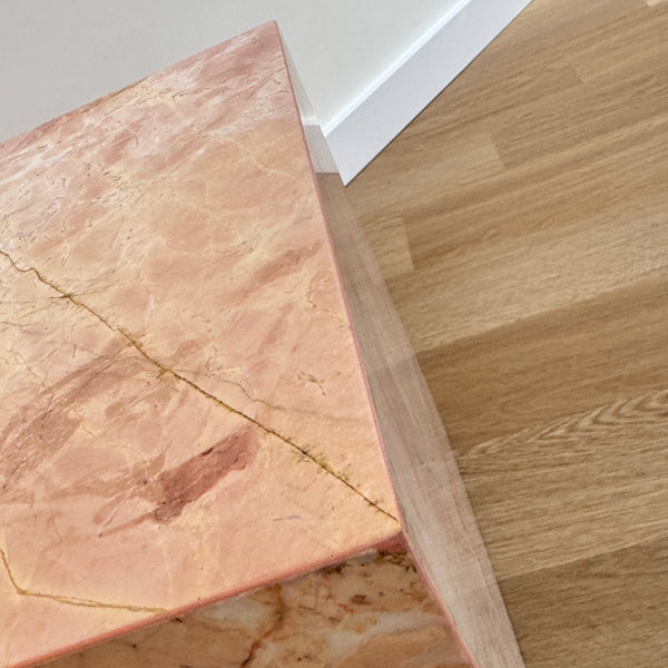 Stoned, not wasted: Side table 'SOHO Mini' in Pink Marble