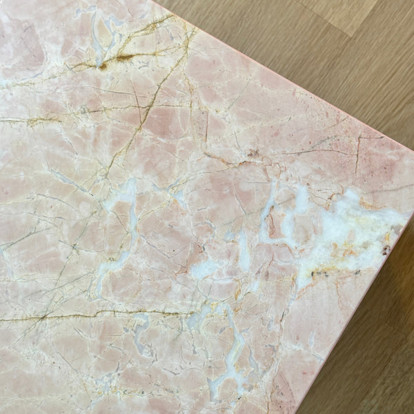 Stoned, not wasted: Side table 'SOHO Mini' in Pink Marble
